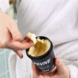 Revive A curl-defining moisture boost