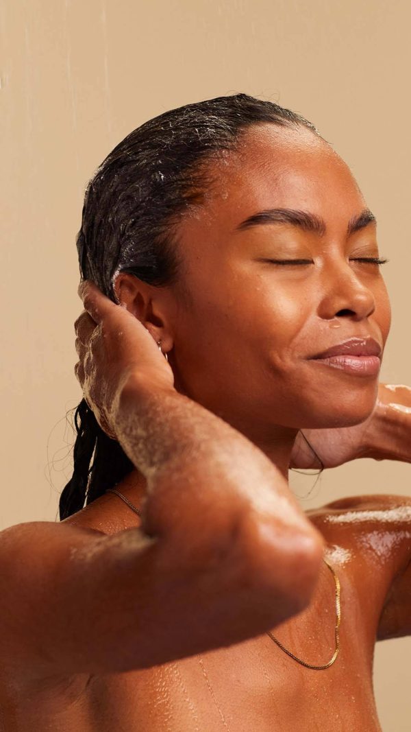 Fairly Traded Honey A golden gift to hydrate hair