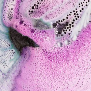 black_rose_bath_bomb_hero_image_2021-4_aa3aecb3_thumbnail_4096-1.jpg