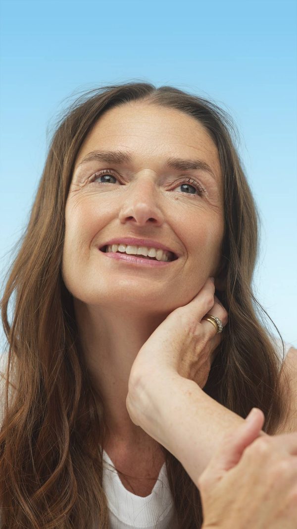 Medium Neutral Beauty Balm Buildable, satin-finish coverage with yellow undertones